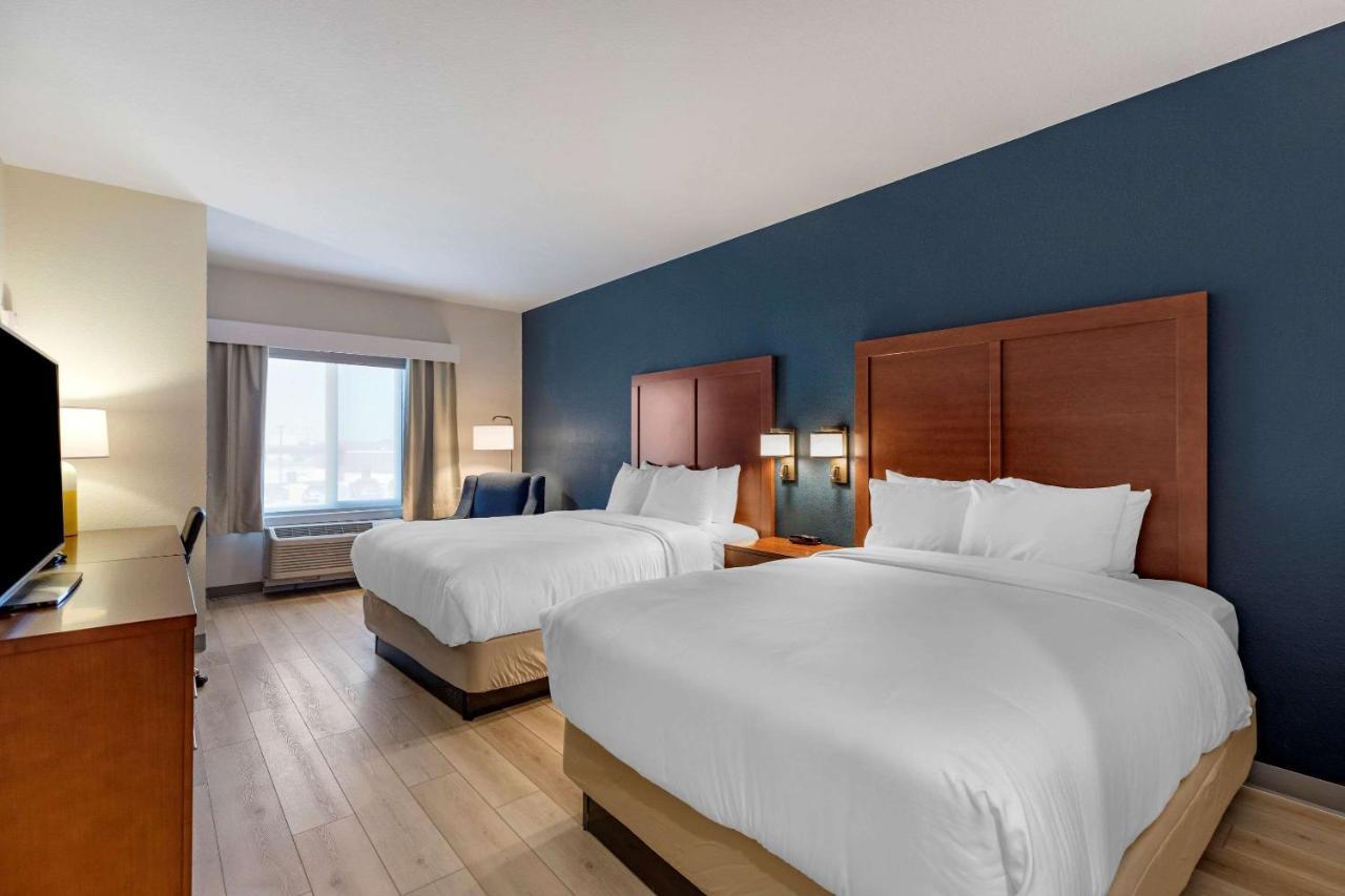 Comfort Inn & Suites Bennett Strasburg Экстерьер фото