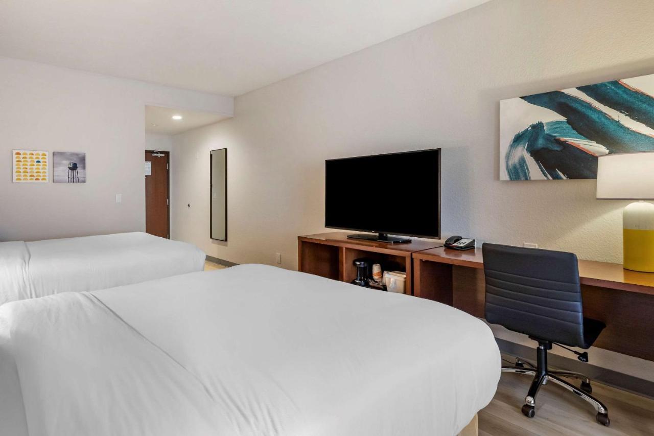 Comfort Inn & Suites Bennett Strasburg Экстерьер фото