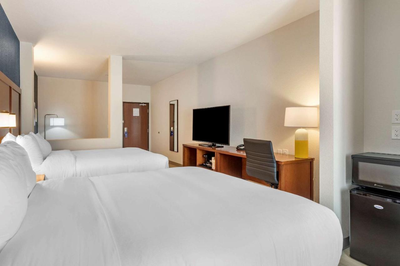Comfort Inn & Suites Bennett Strasburg Экстерьер фото